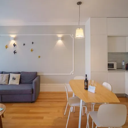 Charming In Apartment *